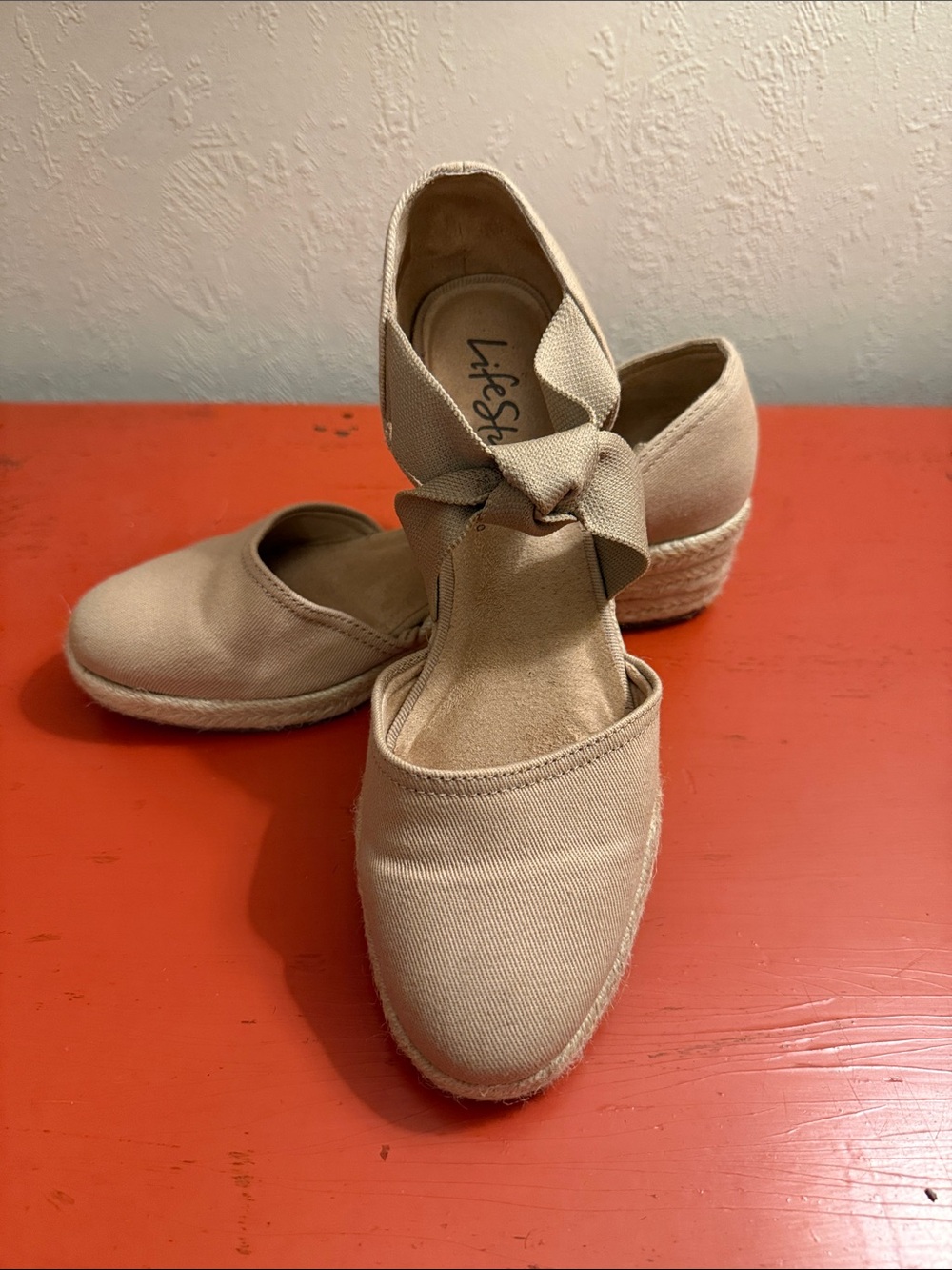 Life Stride Kascade Tan Beige Espadrille Wedge with Ankle Bow size 8.5